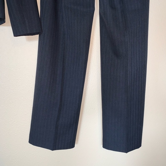 Evan-Picone Pant Suit - Picture 15 of 16